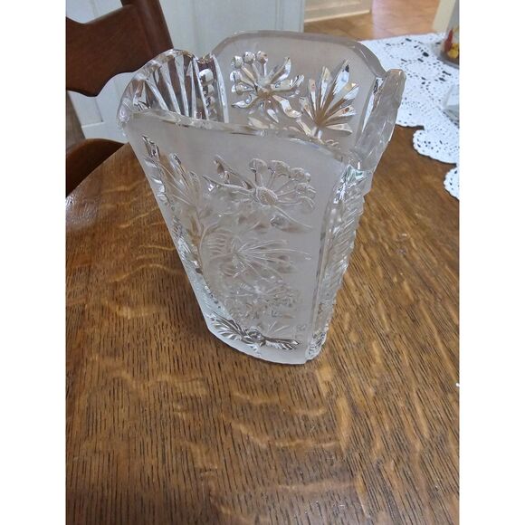 Vintage USSR Over 24% Cut Frosted Lead Crystal Glass Vase Heavy - Picture 1 of 5
